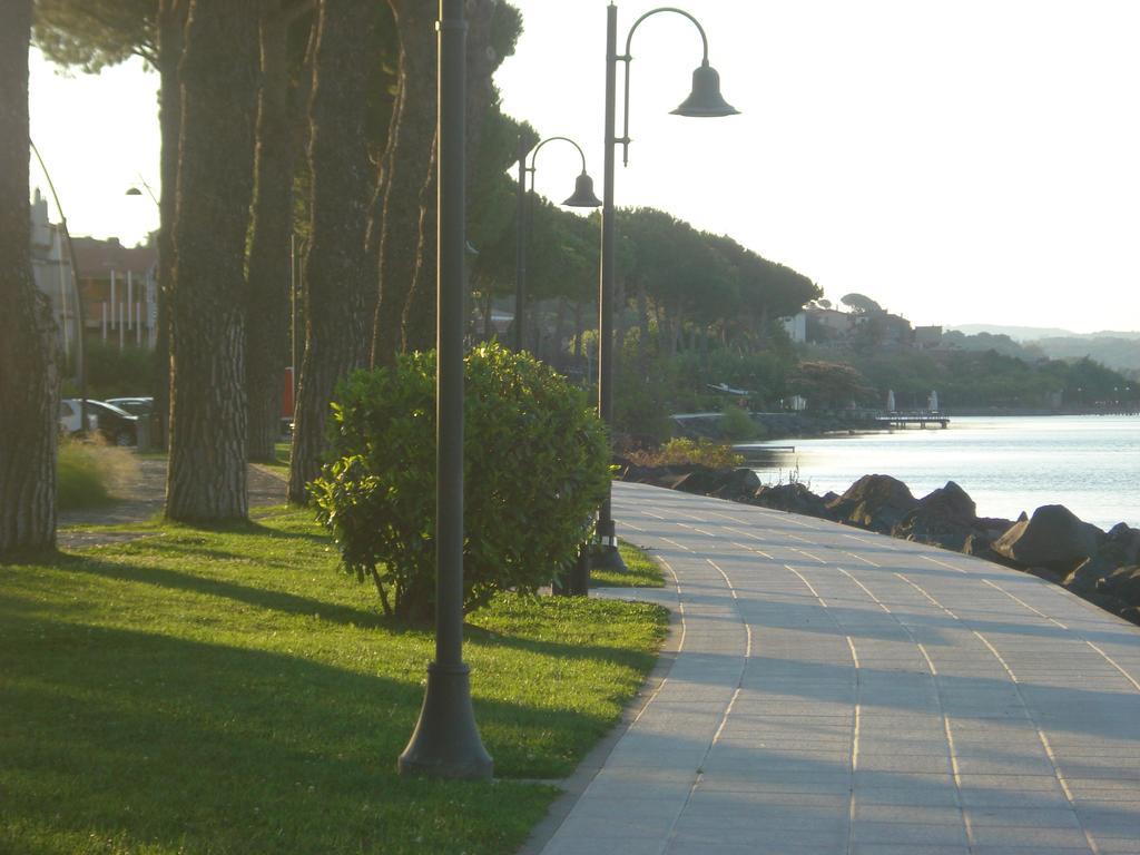 Relax In Piazzetta Casa E Appartamento Per Vacanze Trevignano Romano Dış mekan fotoğraf